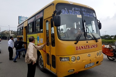 Nguy cơ xe buýt Quảng Nam bị “khai tử” vì Đà Nẵng không cho vào nội thành