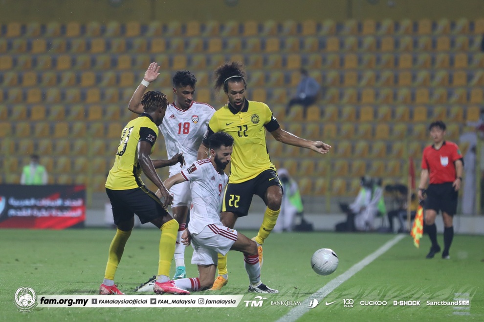 UAE 4-0 Malaysia: Cú đúp trong hai phút bù giờ - 7 UAE 4-0 Malaysia: Cú đúp trong hai phút bù giờ - 7