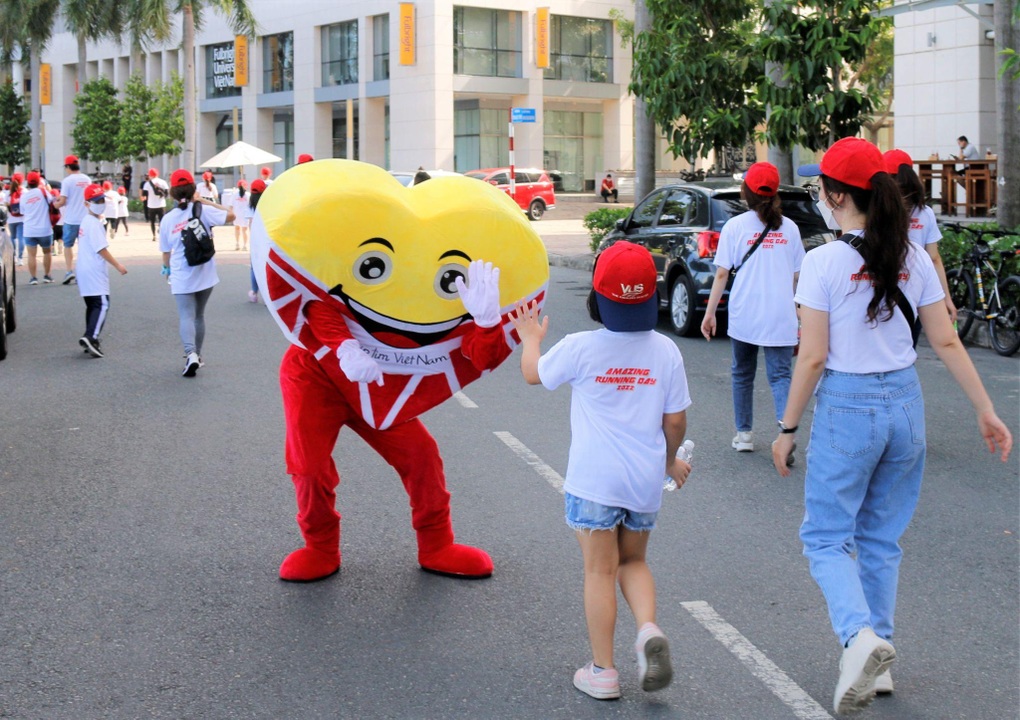 VUS tổ chức chuỗi hoạt động chạy bộ gây quỹ vì cộng đồng - 3