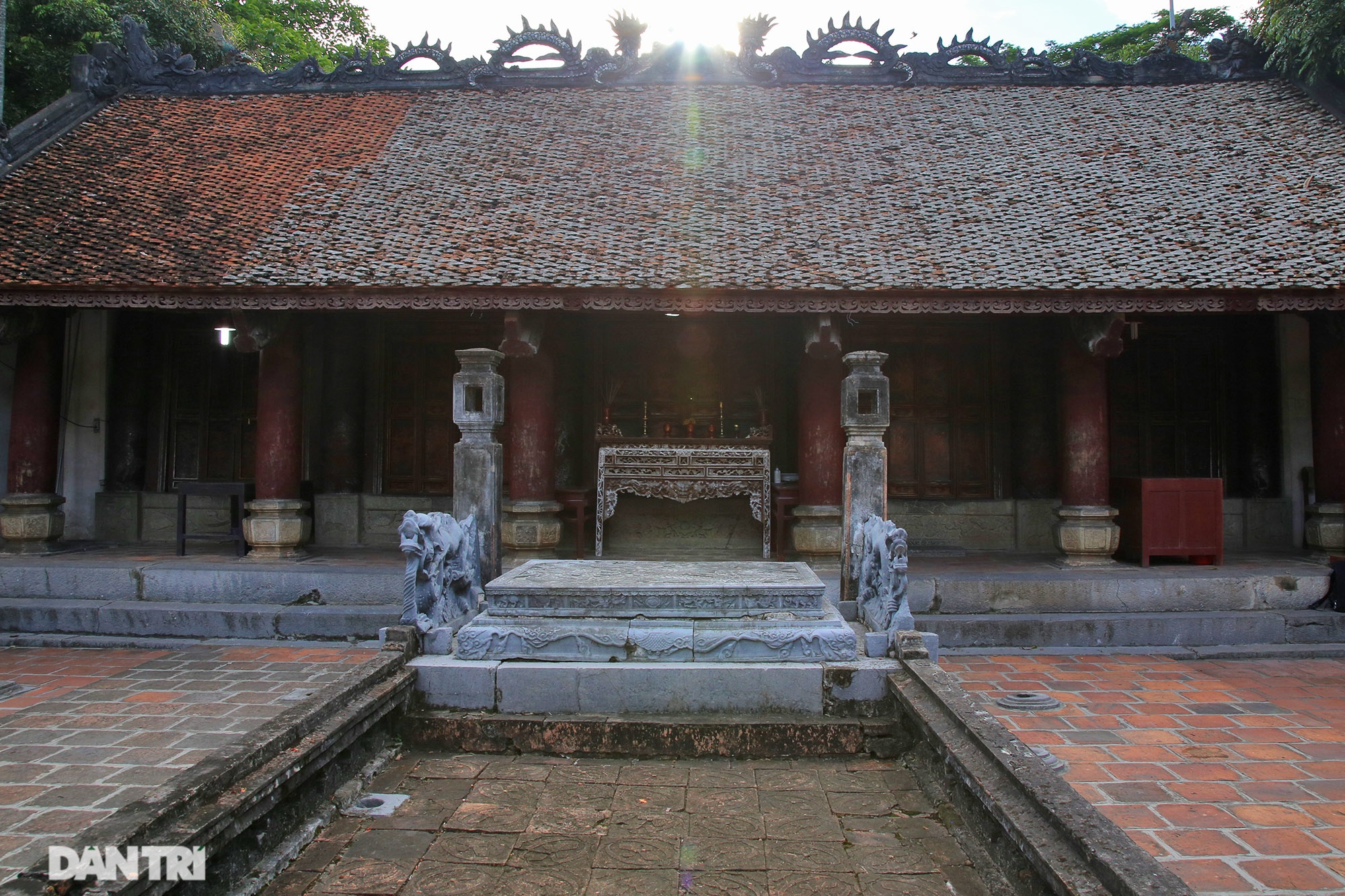 Long sàng đá độc nhất ở Việt Nam chạm hình trâu, chuột sánh cùng rồng - 3 Long sàng đá độc nhất ở Việt Nam chạm hình trâu, chuột sánh cùng rồng - 3