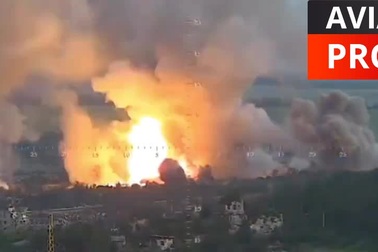 Hỏa thần nhiệt áp Nga khai hỏa vào phòng tuyến của Ukraine tại Avdiivka