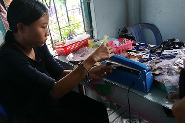 Bà chủ của 1.000 gói “cỏ Mỹ” chứa trong nhà bị bắt