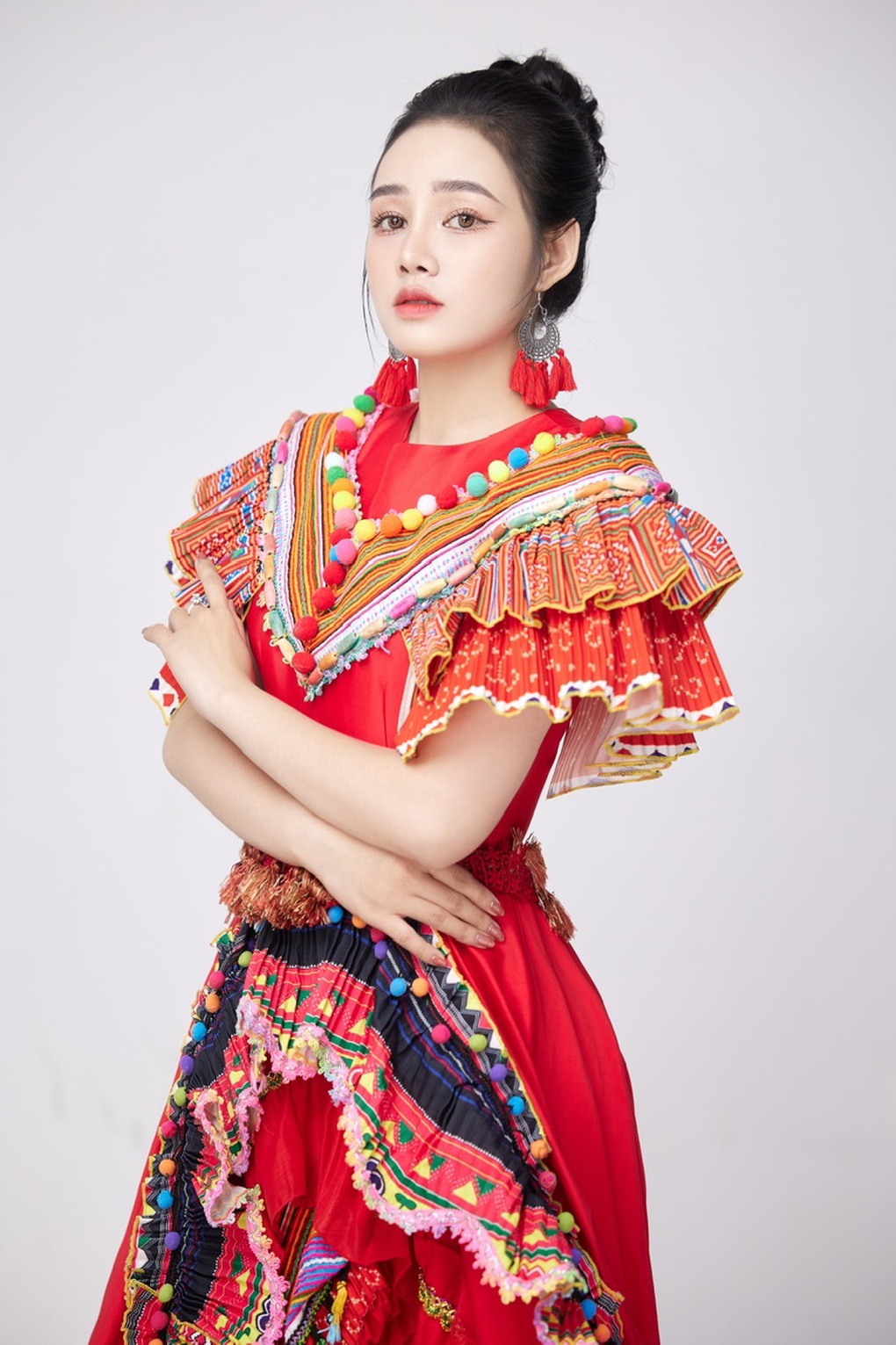 Ca sĩ Tịnh Y Thảo ra mắt MV Từ trên đỉnh núi - 1 Ca sĩ Tịnh Y Thảo ra mắt MV Từ trên đỉnh núi - 1