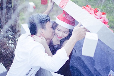 Bộ ảnh cưới đậm không khí Noel của cặp đôi Hà thành