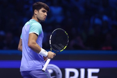 Alcaraz thua sốc trận ra quân tại ATP Finals 2024