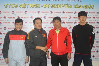 Tuyển Việt Nam và sinh viên Hàn Quốc sẽ chơi cống hiến