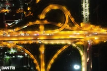 Toàn cảnh đường vành đai 3 - dòng sông ánh sáng cuồn cuộn chảy trong đêm