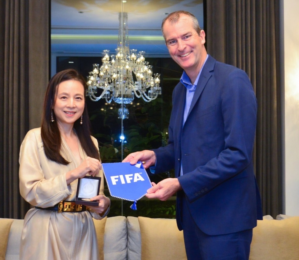 Madam Pang chơi đẹp, chi số tiền lớn cho Liên đoàn bóng đá Thái Lan - 2