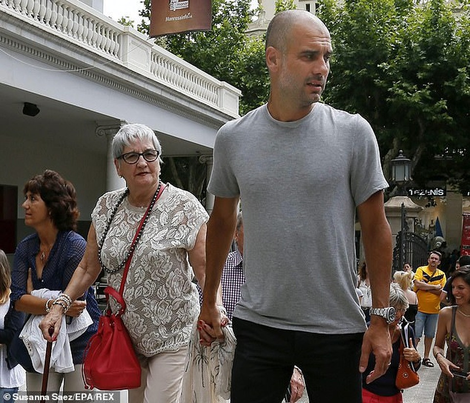 Các ngôi sao bóng đá đồng loạt chia buồn khi mẹ HLV Pep Guardiola qua đời - 1 Các ngôi sao bóng đá đồng loạt chia buồn khi mẹ HLV Pep Guardiola qua đời - 1