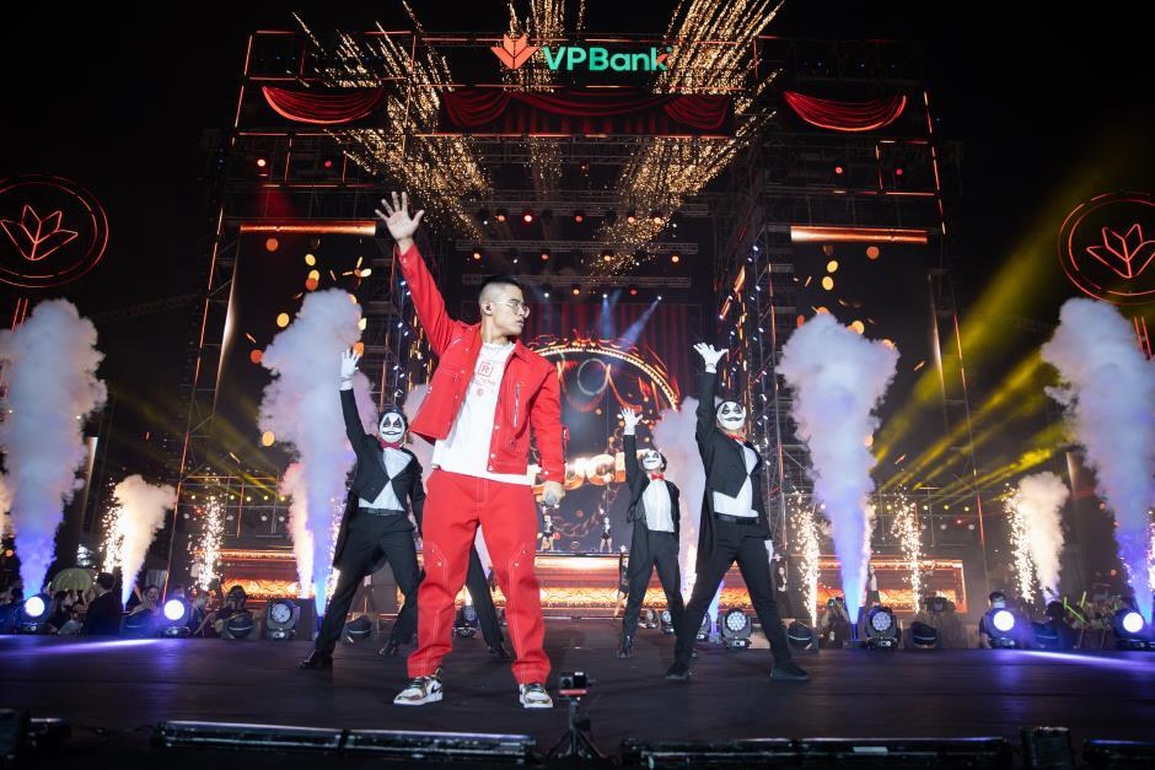 Đại nhạc hội Light Up Viet Nam do VPBank tổ chức bùng nổ không gian mạng với 3 triệu lượt xem livestream - 7 Đại nhạc hội Light Up Viet Nam do VPBank tổ chức bùng nổ không gian mạng với 3 triệu lượt xem livestream - 7