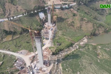 Gấp rút thi công cây cầu cạn cao nhất Việt Nam