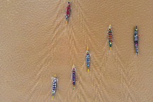 Sôi nổi lễ hội đua thuyền nhân ngày sinh cố Tổng Bí thư Lê Duẩn