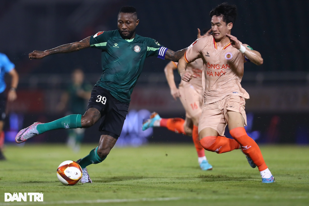 Đánh bại CLB TPHCM, CLB Công An Hà Nội tạm thời lên nhì bảng V-League - 1 Đánh bại CLB TPHCM, CLB Công An Hà Nội tạm thời lên nhì bảng V-League - 1
