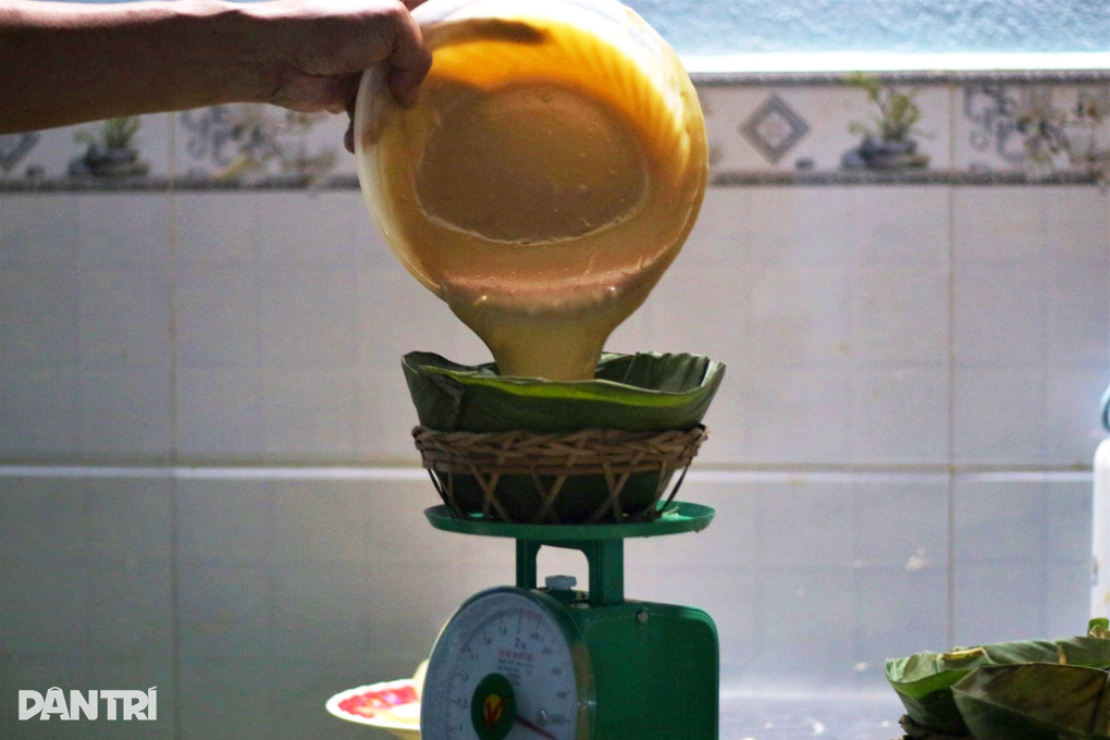 Trắng đêm đổ hàng nghìn tổ bánh cúng tiễn ông Công, ông Táo - 3 Trắng đêm đổ hàng nghìn tổ bánh cúng tiễn ông Công, ông Táo - 3