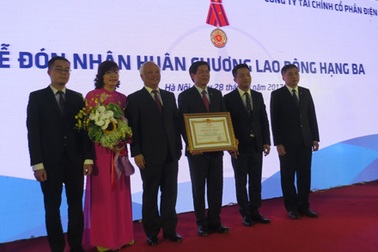 EVNFinance đón nhận Huân chương Lao động hạng Ba