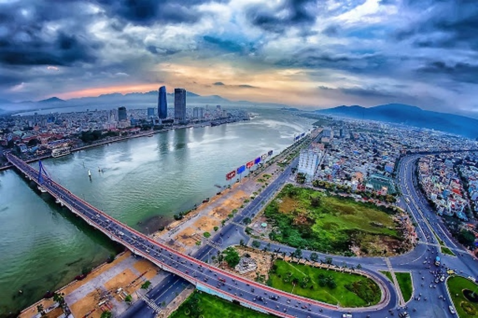 Xây dựng Đà Nẵng thành trung tâm kinh tế - xã hội lớn của cả nước - 1 Xây dựng Đà Nẵng thành trung tâm kinh tế - xã hội lớn của cả nước - 1