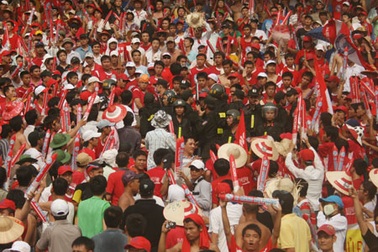 Đề nghị truy tố 8 CĐV Hải Phòng quá khích, tấn công cảnh sát