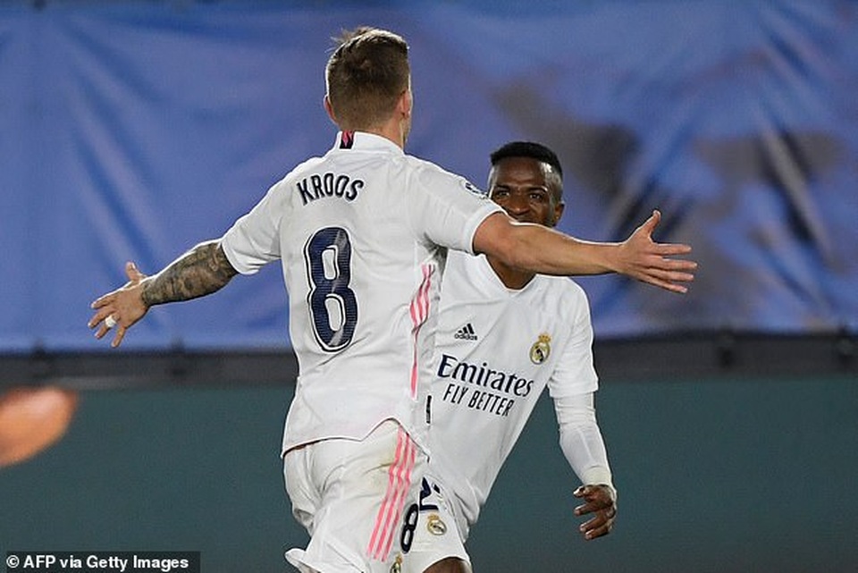 Real Madrid 3-1 Bilbao: Kroos, Benzema tỏa sáng - 4 Real Madrid 3-1 Bilbao: Kroos, Benzema tỏa sáng - 4
