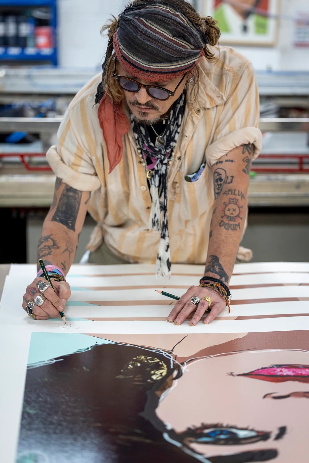 Biến tòa án thành nơi quảng cáo: Johnny Depp là... bậc thầy bán hàng - 8 Biến tòa án thành nơi quảng cáo: Johnny Depp là... bậc thầy bán hàng - 8