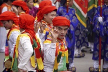 Trai làng Triều Khúc lả lơi trong màn "con đĩ đánh bồng" độc đáo