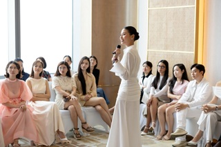 Người đẹp Đào Hà: Đời tư kín tiếng, 8 năm kiên trì phong cách thanh lịch - 2