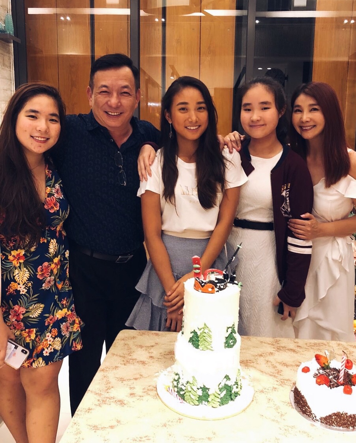 Người nổi tiếng Singapore chia sẻ cách giáo dục con về vùng cấm - 3 Người nổi tiếng Singapore chia sẻ cách giáo dục con về vùng cấm - 3