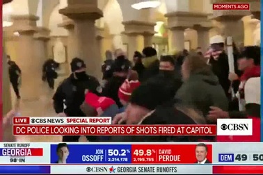 Người ủng hộ ông Trump đối đầu cảnh sát bên trong tòa nhà quốc hội Mỹ