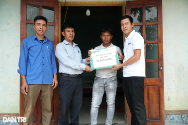 Nhờ bạn đọc Dân trí, chàng trai nghèo có tiền xây nhà cho bố và các em