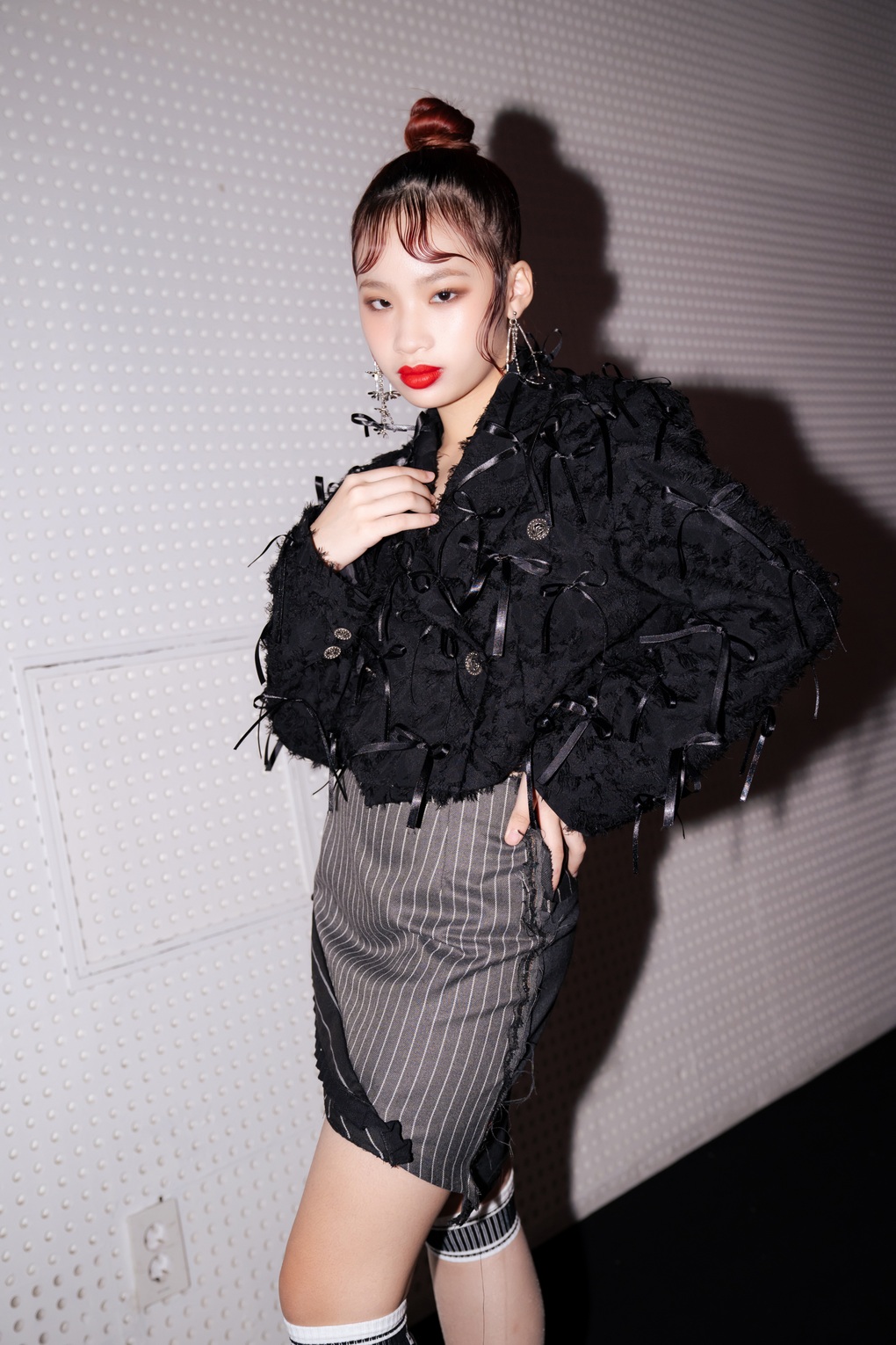 Bảo Hà khoe chân dài, Kelly Ngọc Anh catwalk trên giày cao 15cm tại Seoul - 2 Bảo Hà khoe chân dài, Kelly Ngọc Anh catwalk trên giày cao 15cm tại Seoul - 2