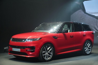 Range Rover Sport 2023 có gì để thuyết phục khách Việt bỏ Mercedes hay BMW?