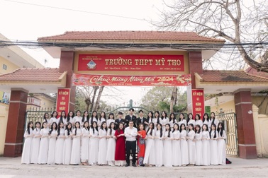 Một lớp học ở Nam Định có 100% học sinh đạt 9 điểm trở lên môn văn