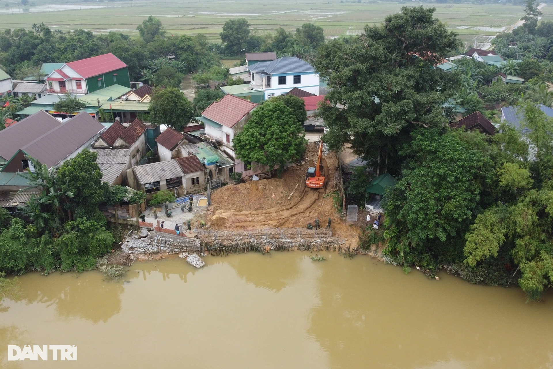 Mất ăn mất ngủ bên bờ sông sạt lở - 2 Mất ăn mất ngủ bên bờ sông sạt lở - 2