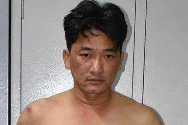 Bắt tạm giam kẻ khống chế rồi cưỡng bức nữ chủ tiệm spa nhiều lần