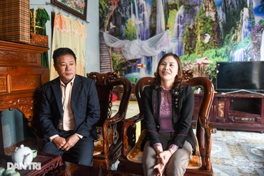 Bố tiền vệ Tuyết Dung kể chuyện giấu gia đình, "cãi" vợ cho con gái đá bóng