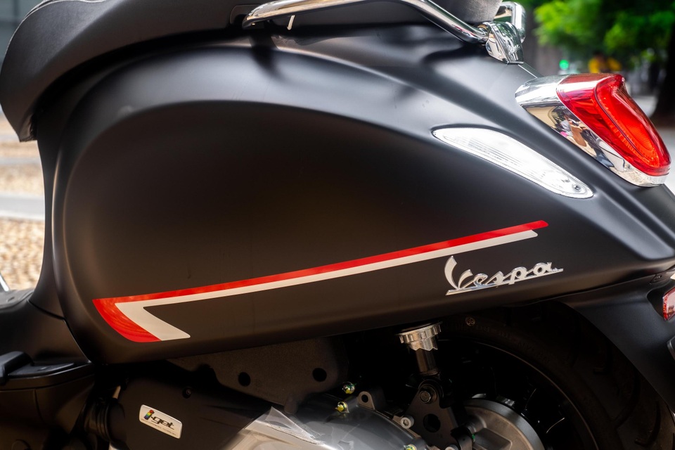 Vespa Sprint S 150 giá 89,9 triệu đồng - đối thủ của Honda SH - 5 Vespa Sprint S 150 giá 89,9 triệu đồng - đối thủ của Honda SH - 5