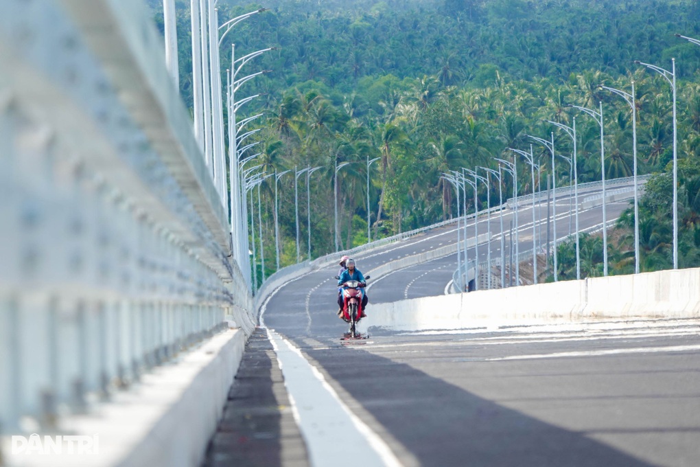 Phó Thủ tướng Trần Hồng Hà: Cầu Rạch Miễu 2 giúp phát triển kinh tế ĐBSCL - 2 Phó Thủ tướng Trần Hồng Hà: Cầu Rạch Miễu 2 giúp phát triển kinh tế ĐBSCL - 2