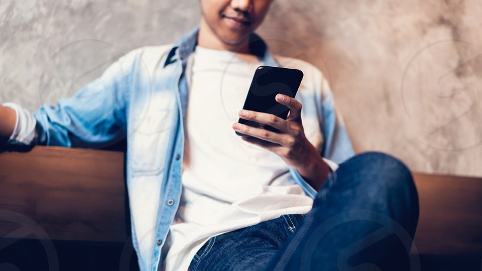 Đàn ông hay phụ nữ nghiện điện thoại hơn? Khoa học đã có câu trả lời - 2