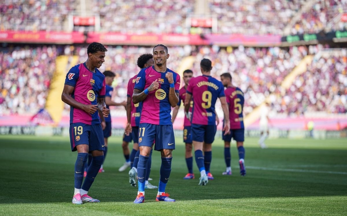 Barcelona giành chiến thắng 7-0 tại La Liga - 1