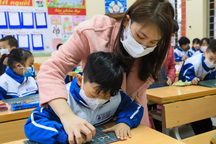 Bộ GD-ĐT dự kiến bỏ tiêu chuẩn đạo đức nhà giáo theo hạng