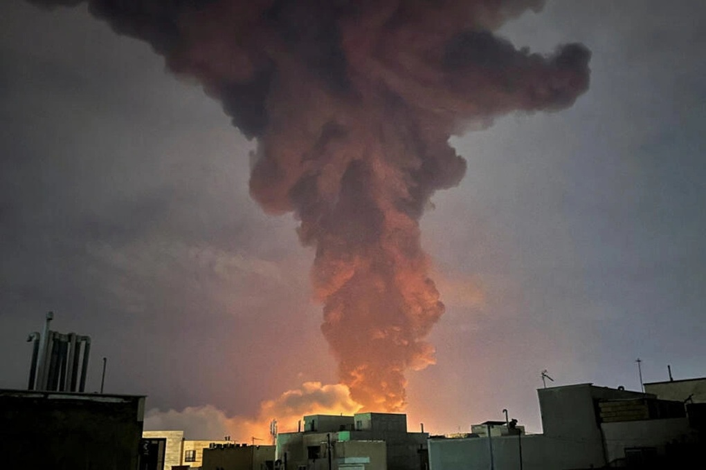 Israel tuyên bố không kích Iran toàn lực - 1