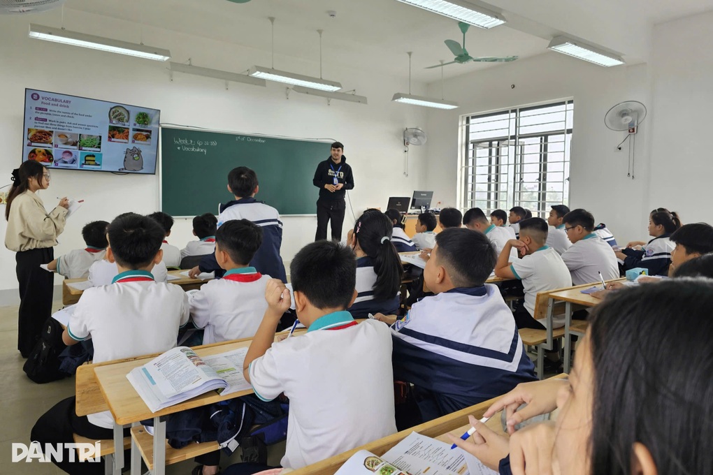 প্রায় ২৩ বিলিয়ন ভিয়েতনাম ডং মূল্যের পরিত্যক্ত স্কুলের নতুন ভাগ্য - ৩ Số phận mới của ngôi trường gần 23 tỷ đồng từng bỏ hoang - 3