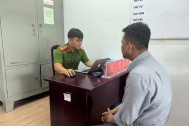 Công an lật tẩy màn kịch của 2 người đàn ông