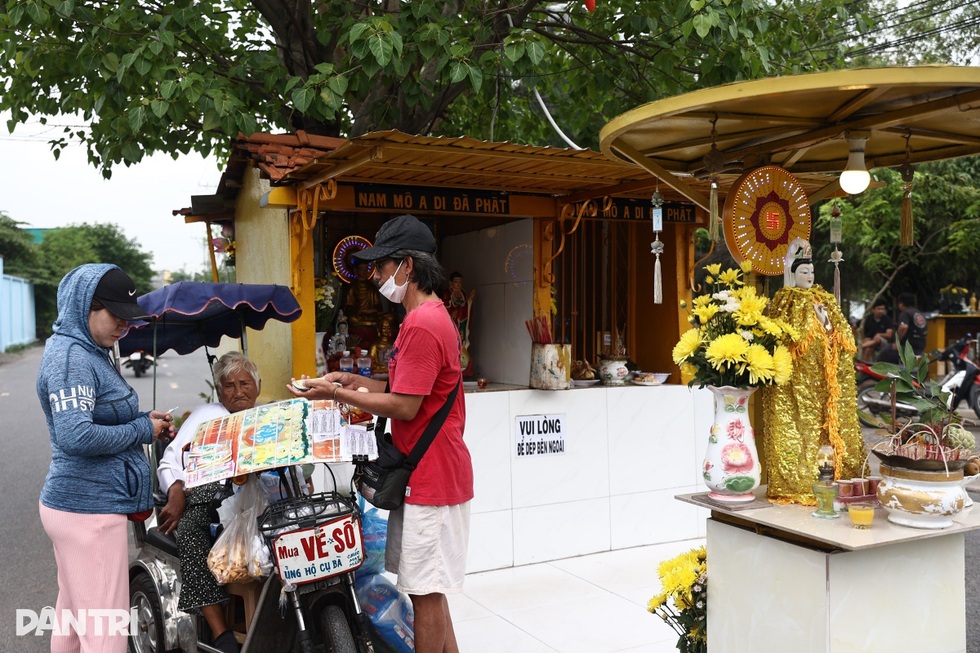 Người đàn ông 6 năm ròng rã chăm mẹ già của bạn thân: Tôi có cuộc đời kỳ lạ - 6