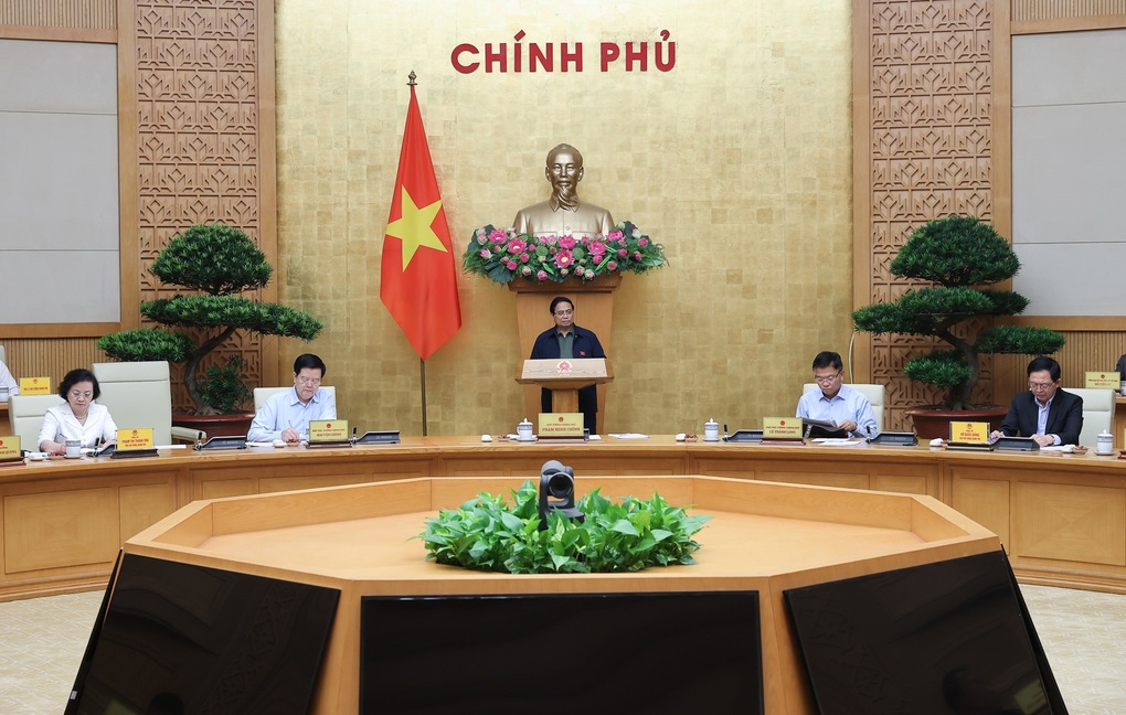 Hampir 147,000 orang yang berhenti kerja menerima wang sokongan di bawah Dekri 178-1 Gần 147.000 người nghỉ việc nhận được tiền hỗ trợ theo Nghị định 178 - 1