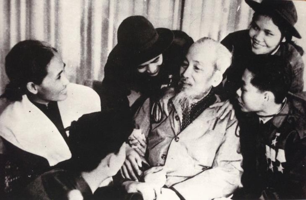 Phát huy giá trị tư tưởng Hồ Chí Minh về đại đoàn kết dân tộc trong Quân đội - 1 Phát huy giá trị tư tưởng Hồ Chí Minh về đại đoàn kết dân tộc trong Quân đội - 1