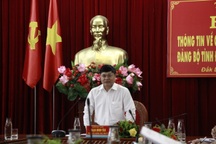 Hạn chế tối đa việc tặng lẵng hoa tại Đại hội Đảng bộ Đắk Lắk