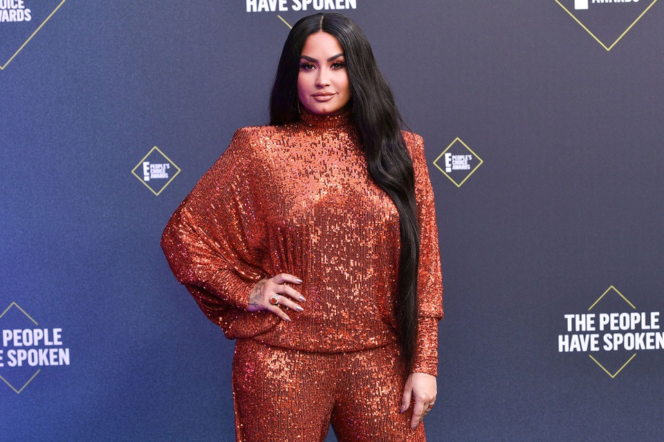 Demi Lovato từng đột quỵ và đau tim sau khi sốc thuốc - 6 Demi Lovato từng đột quỵ và đau tim sau khi sốc thuốc - 6