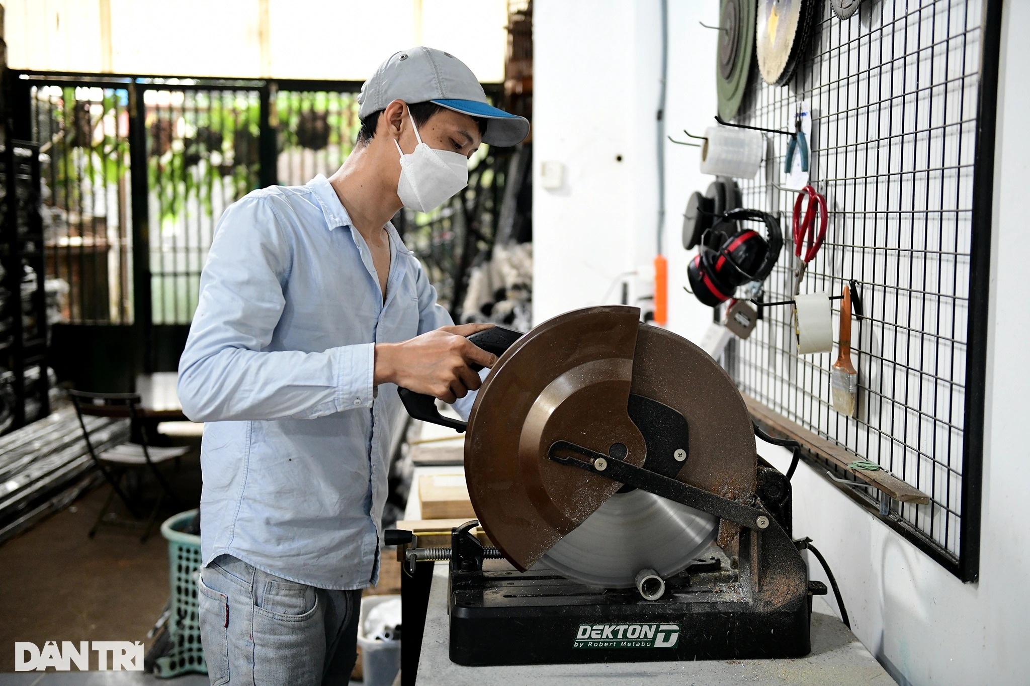 Chàng kỹ sư IT bỏ nghề, chế tạo chuông gió nhạc thiền từ kim loại vô tri - 5 Chàng kỹ sư IT bỏ nghề, chế tạo chuông gió nhạc thiền từ kim loại vô tri - 5