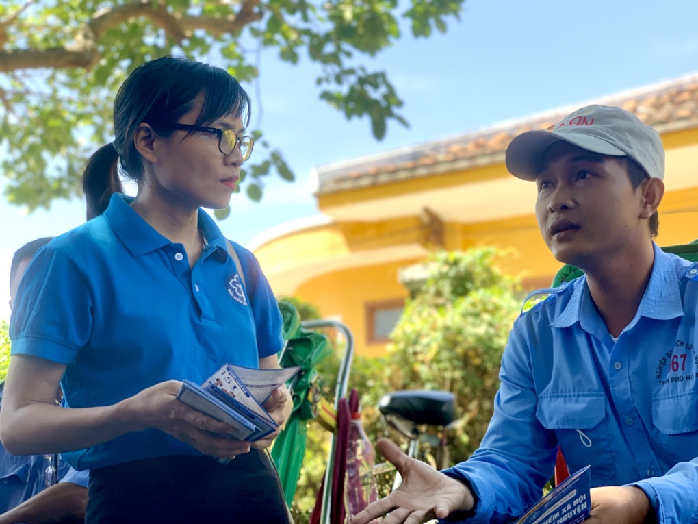 Phu xe khấp khởi chờ giảm thời gian đóng bảo hiểm xã hội để có lương hưu - 2 Phu xe khấp khởi chờ giảm thời gian đóng bảo hiểm xã hội để có lương hưu - 2
