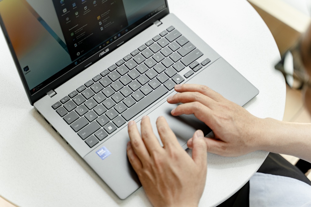 ASUS Vivobook S14/S16៖ ម៉ូដែល Laptop ស័ក្តិសមសម្រាប់សិស្សានុសិស្សក្នុងឱកាសចូលរៀនវិញ - ៣ ASUS Vivobook S14/S16: Mẫu laptop phù hợp cho học sinh, sinh viên dịp tựu trường - 3